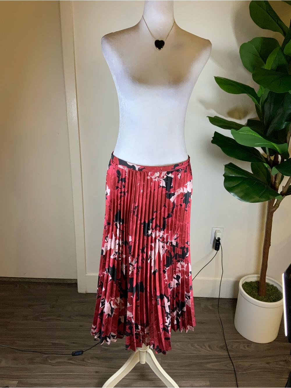 Banana Republic Red Floral Pleated Midi Skirt